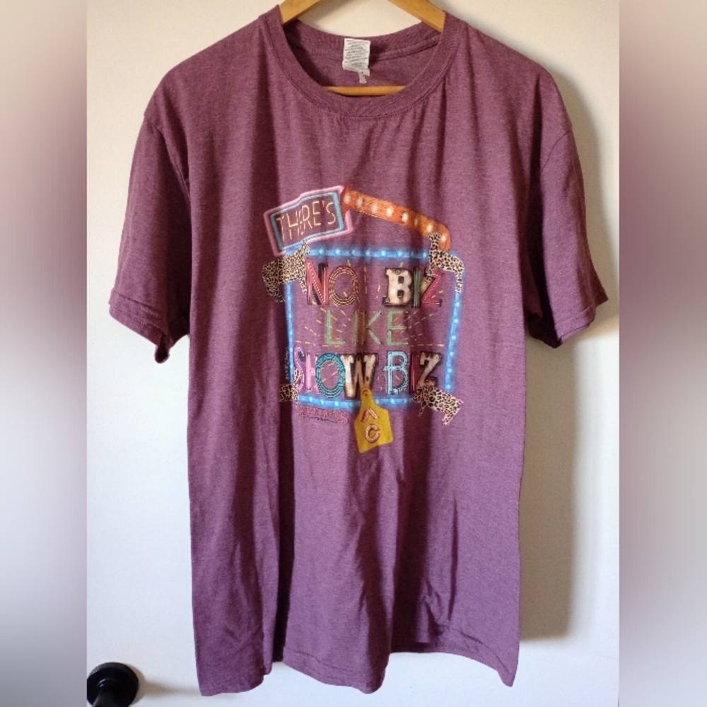 Cavender's Graphic T-Shirt 'There's No Biz Like Show Biz' Size XL